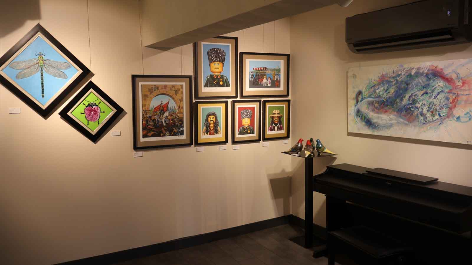 L’art s’invite en juillet : l’exposition collective “Summer Bloom” est ouverte aux visiteurs